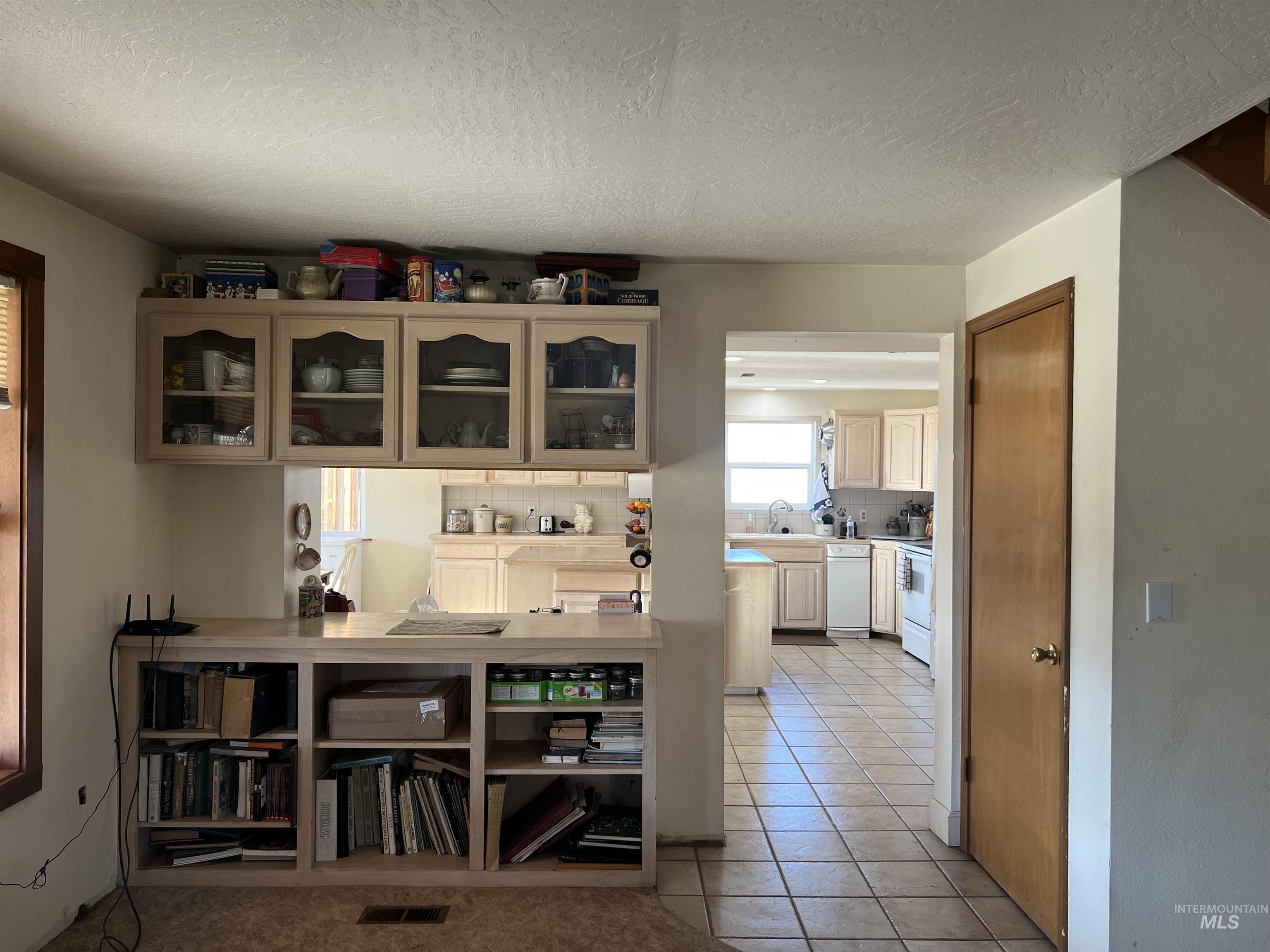 1010 Riverside Ave Property Photo 18