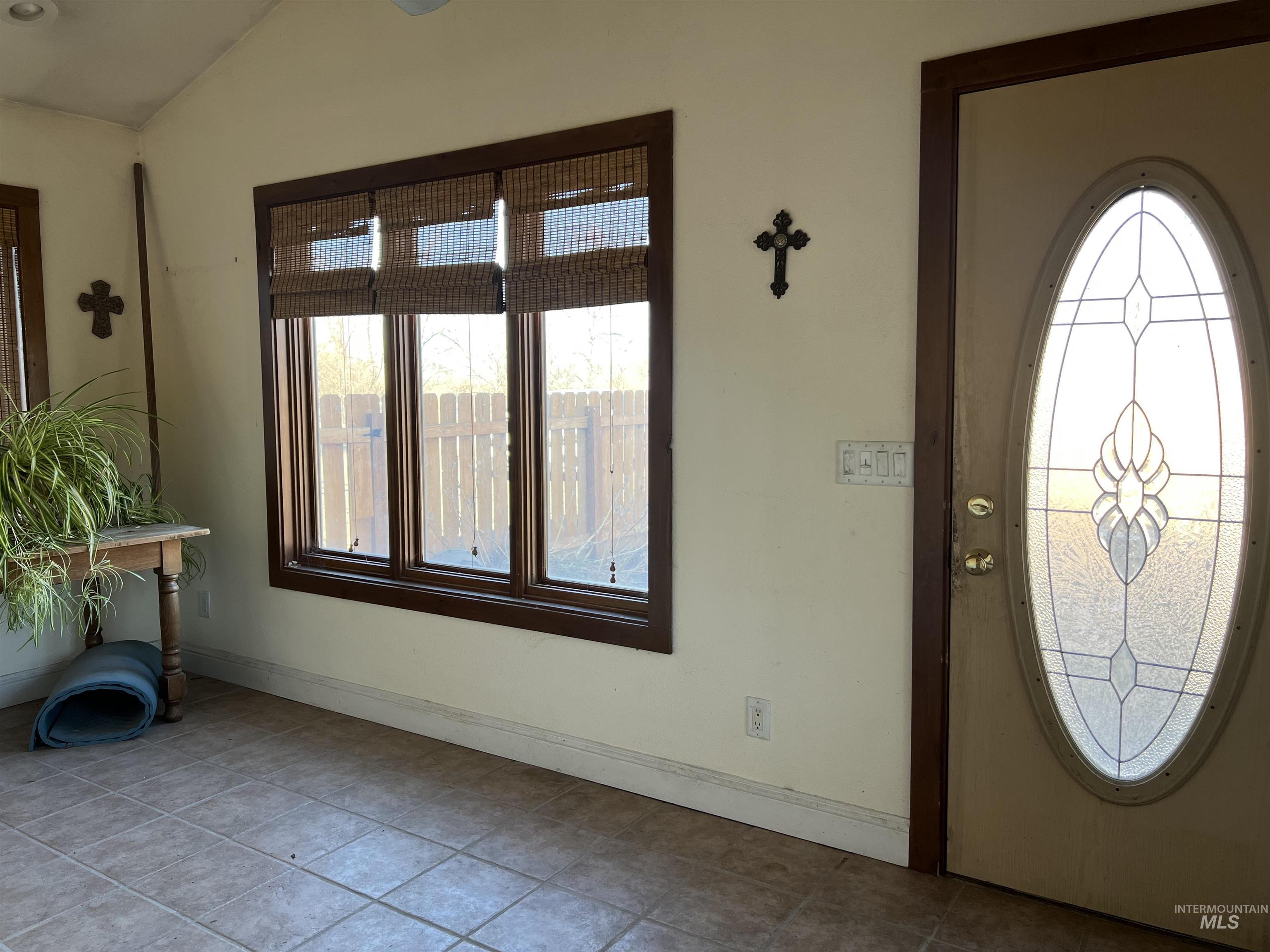 1010 Riverside Ave Property Photo 23