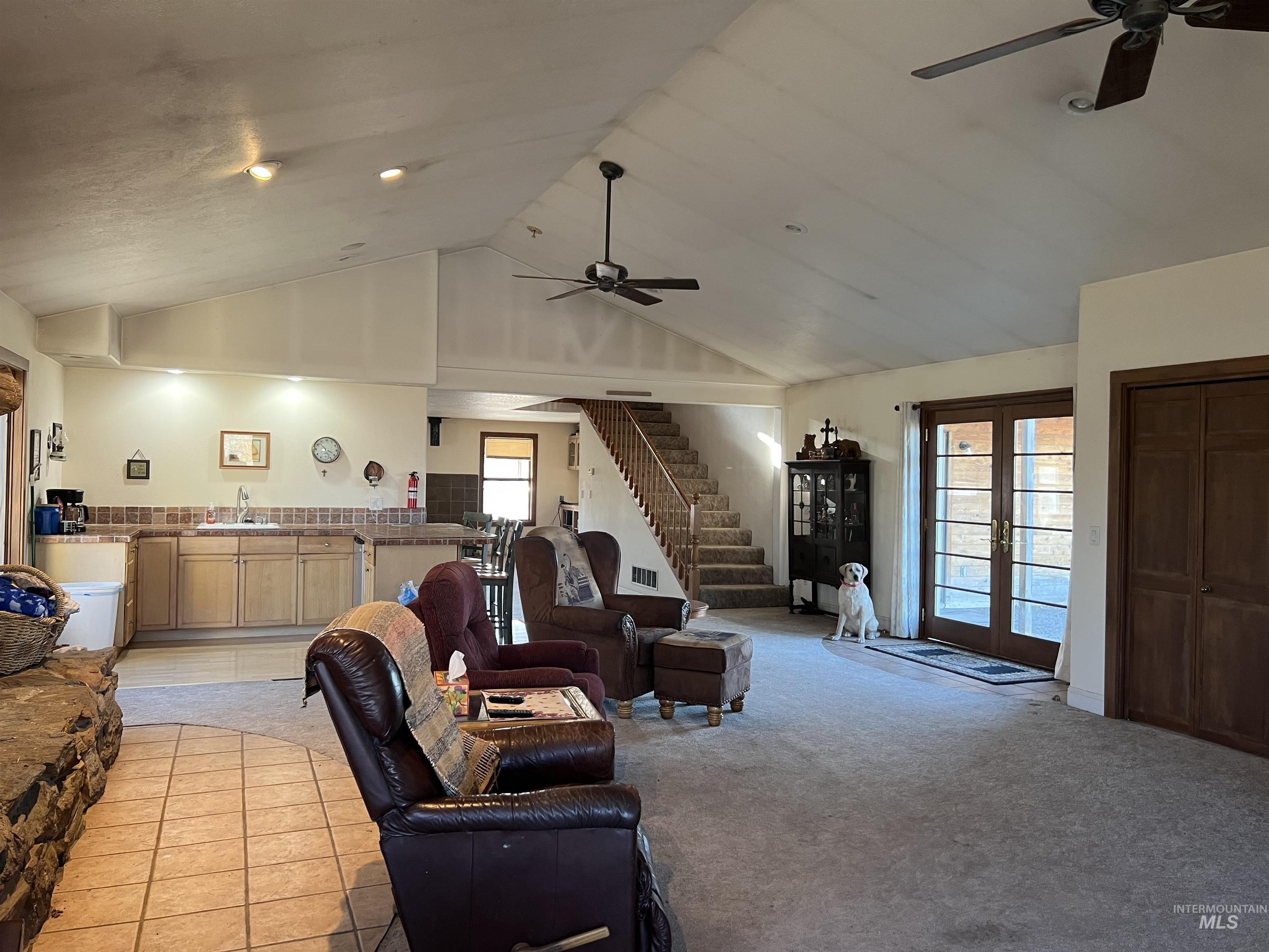 1010 Riverside Ave Property Photo 24