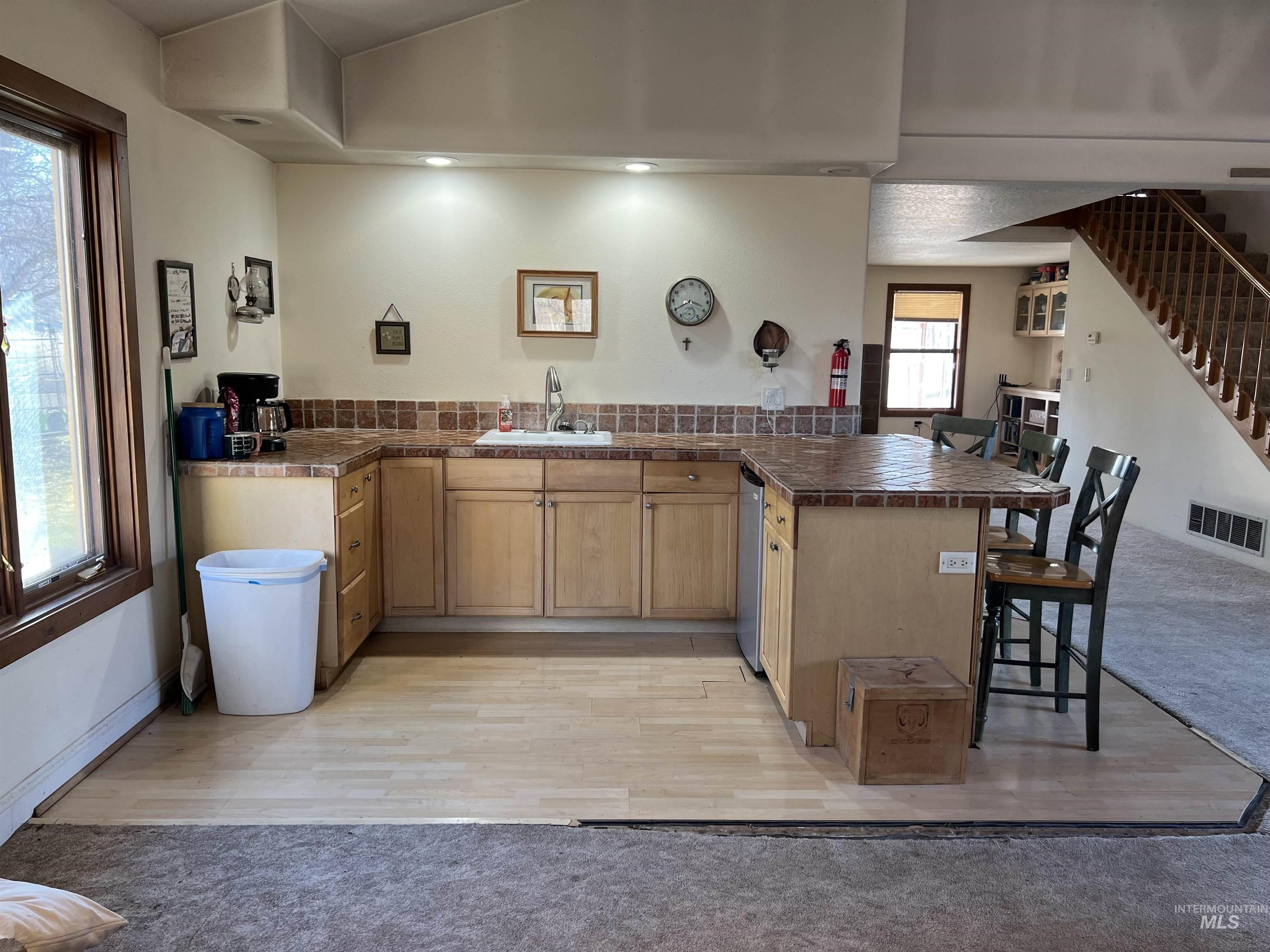 1010 Riverside Ave Property Photo 25