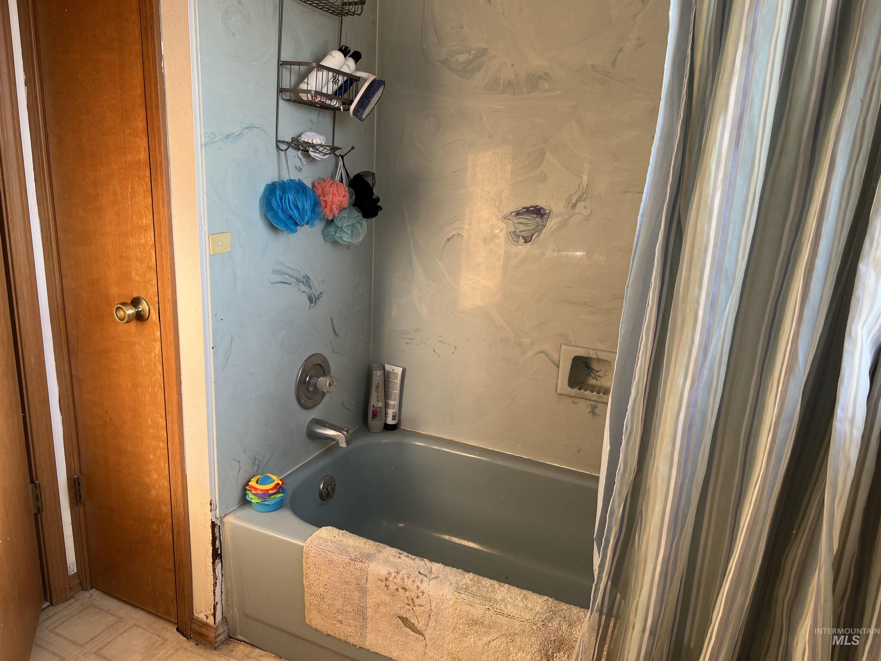 1010 Riverside Ave Property Photo 33