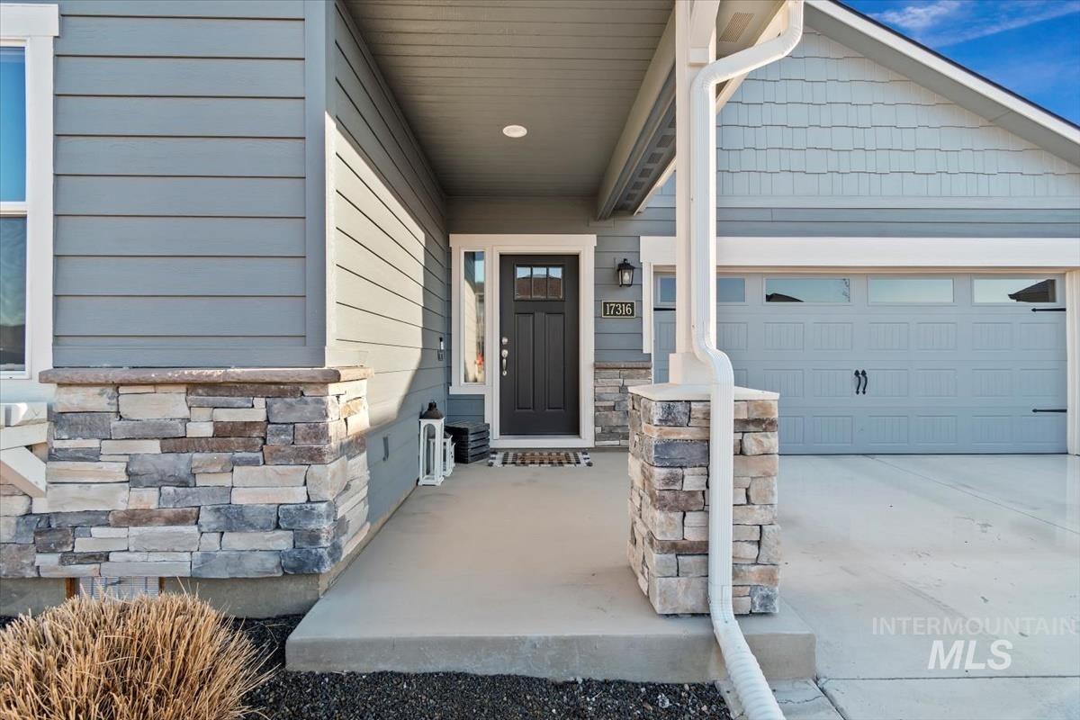 17316 N Domingo Pl Property Photo 3