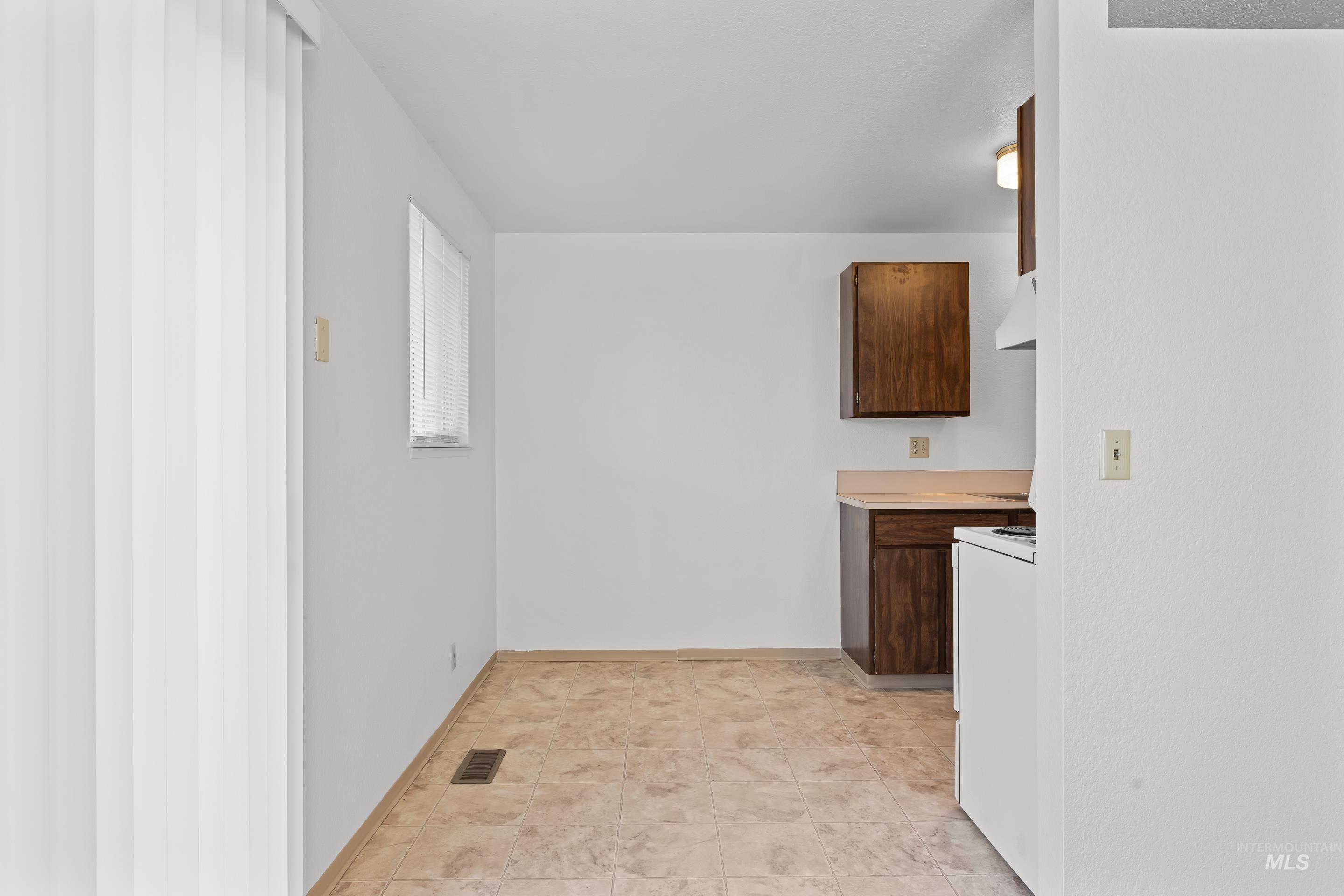 4872 W Bethel Street Property Photo 8