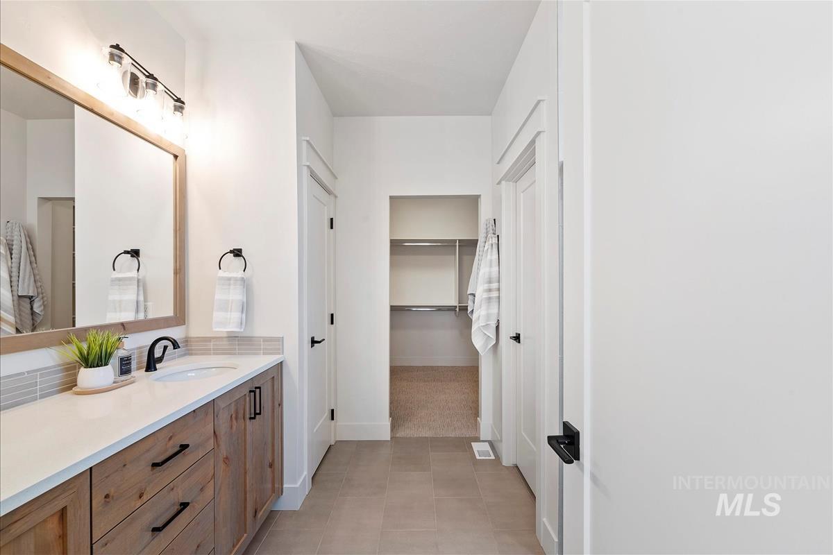 1469 E Andes Dr Property Photo 22