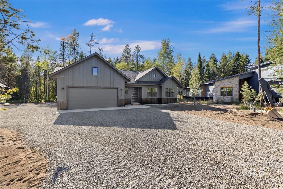 136 Jacks Loop Property Photo 32