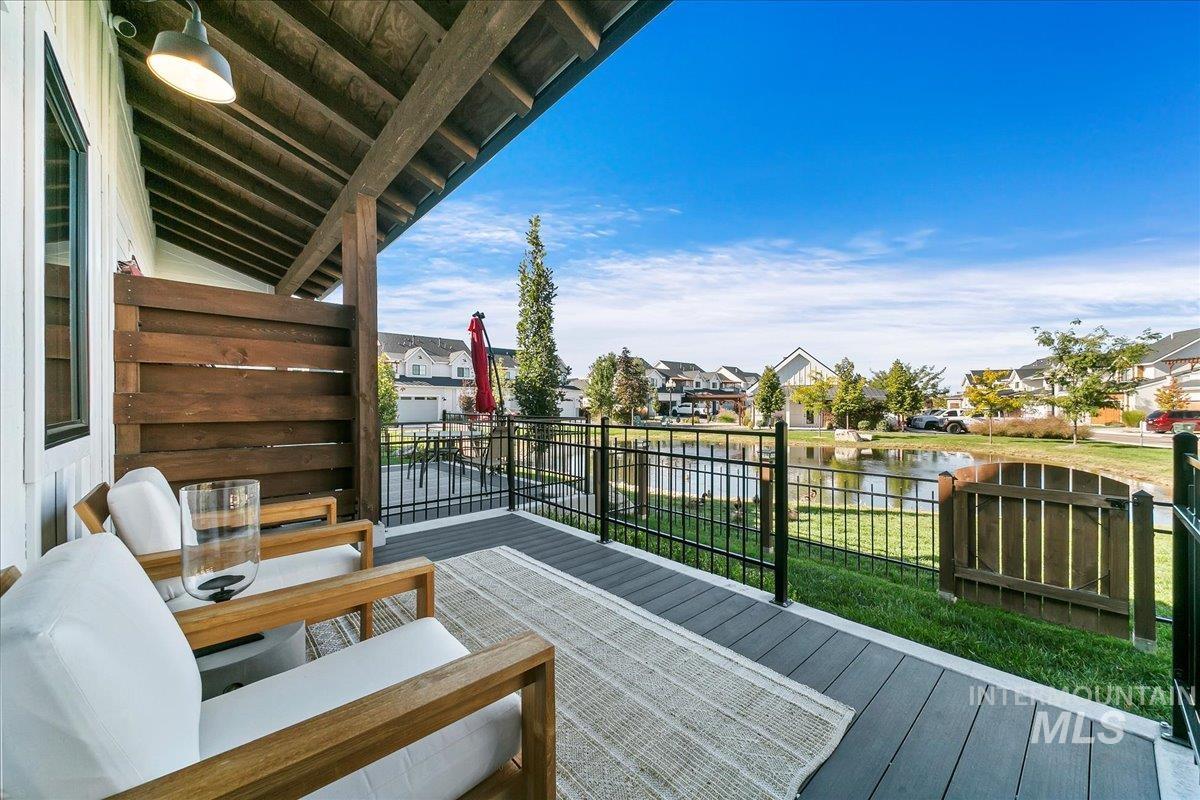 6639 N Asissi Ln Property Photo 1