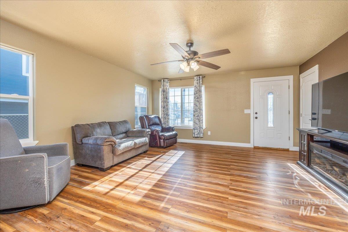 1140 Rosenlof Avenue Property Photo 4
