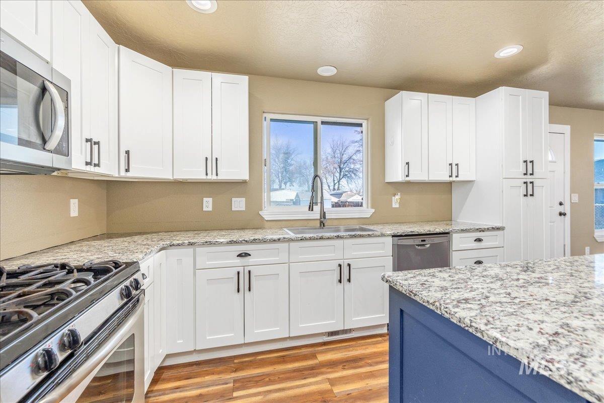 1140 Rosenlof Avenue Property Photo 12