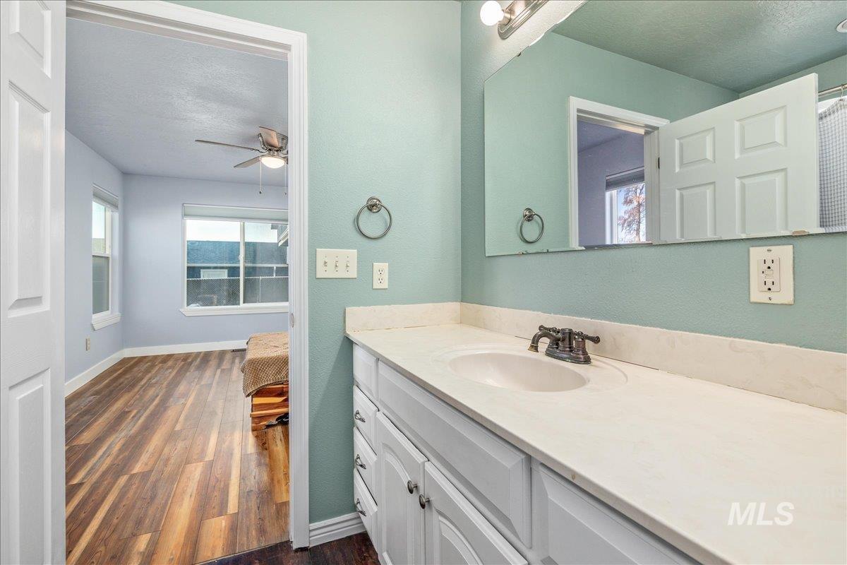 1140 Rosenlof Avenue Property Photo 18