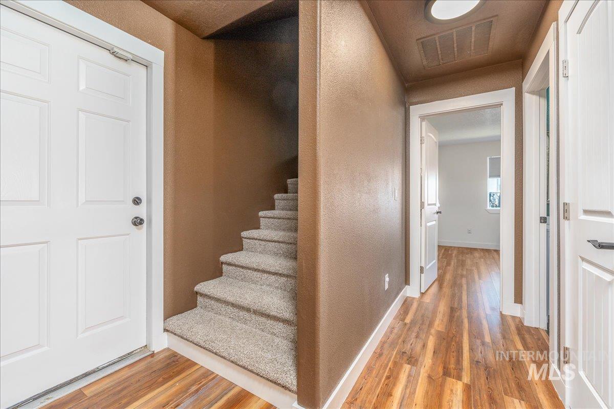 1140 Rosenlof Avenue Property Photo 24