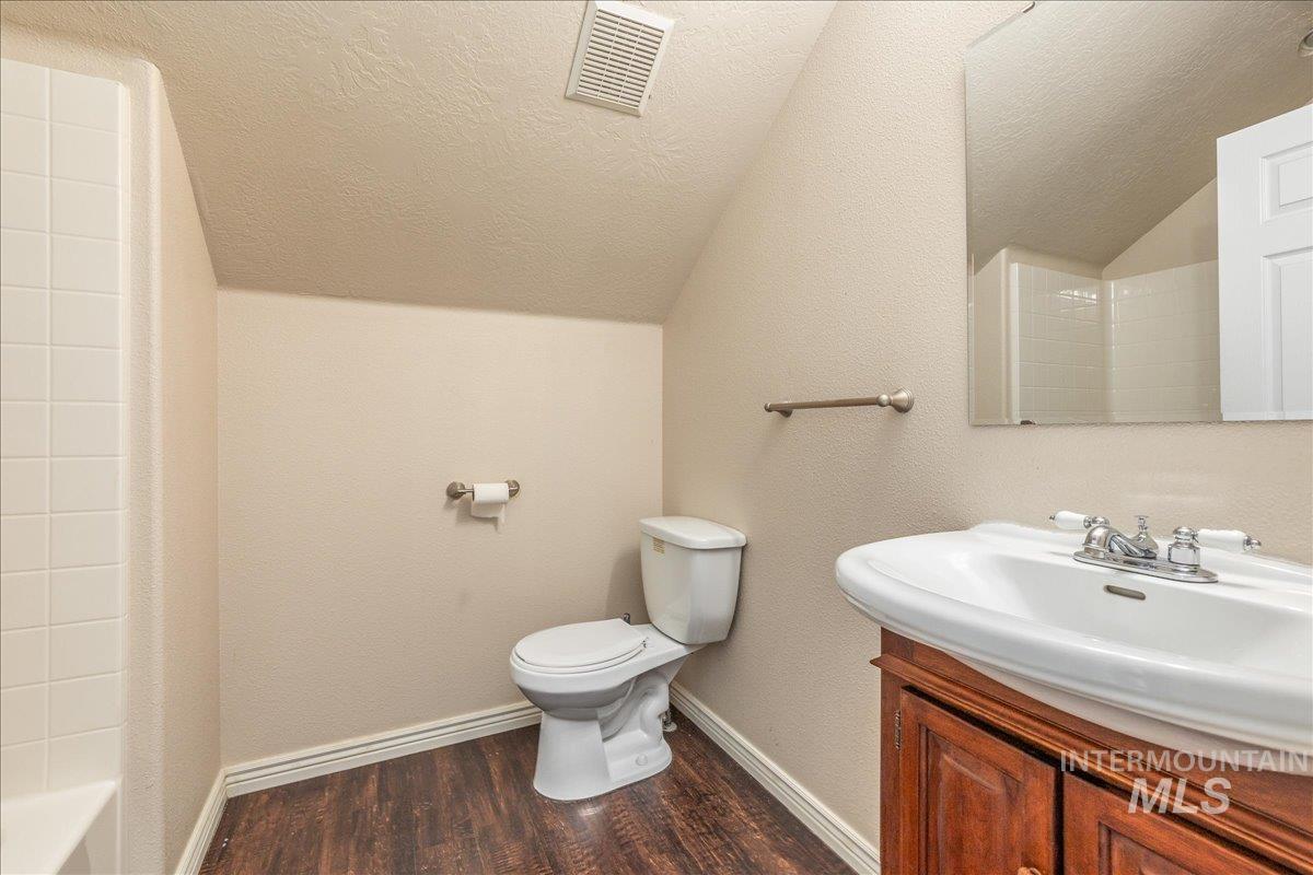 1140 Rosenlof Avenue Property Photo 27