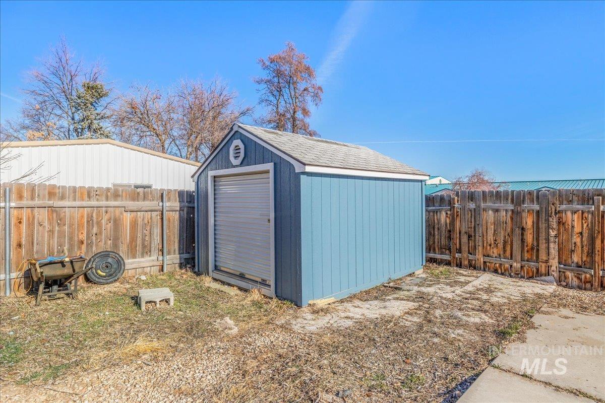1140 Rosenlof Avenue Property Photo 33