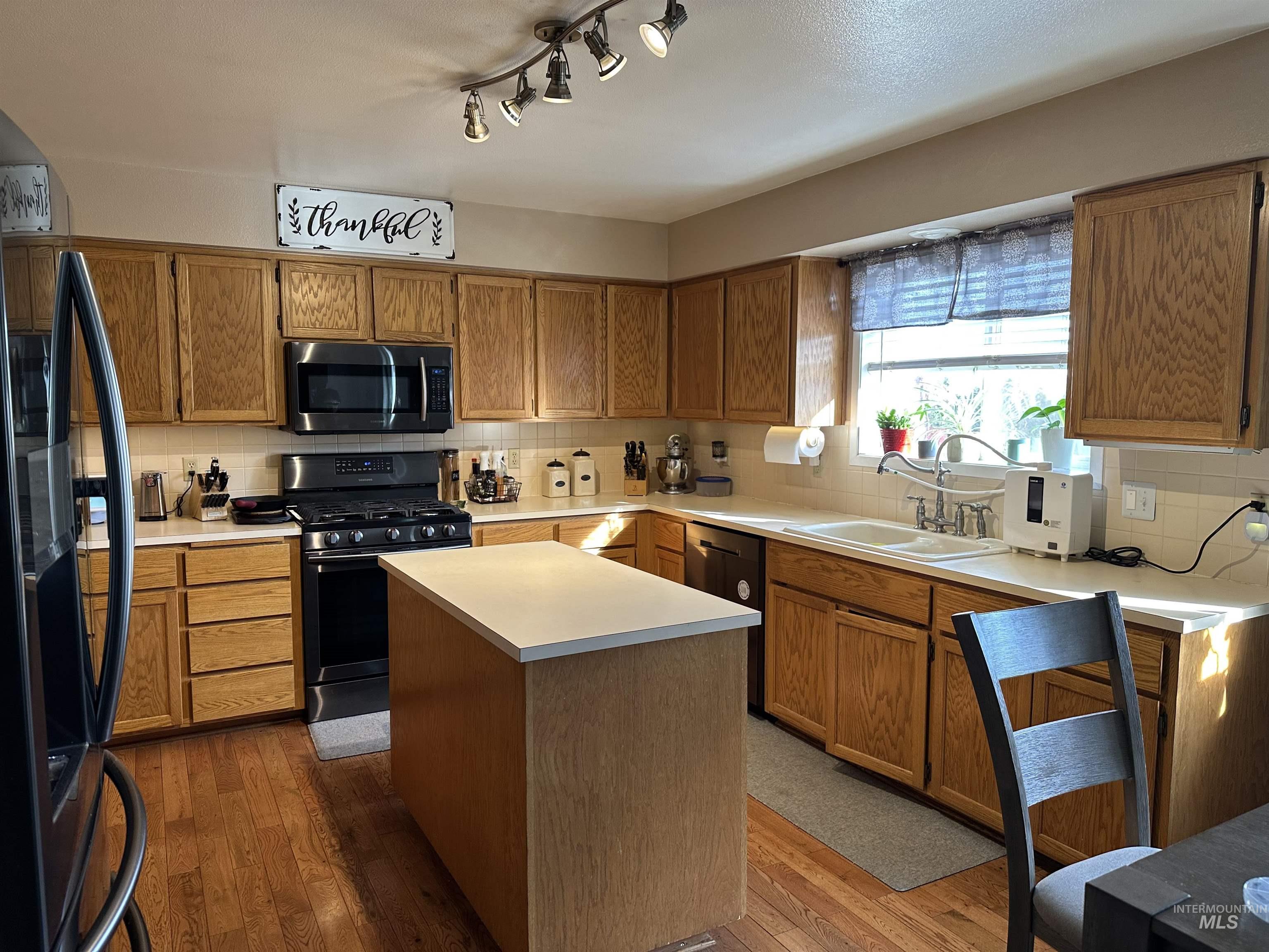 2901 Knollcrest Drive Property Photo 10