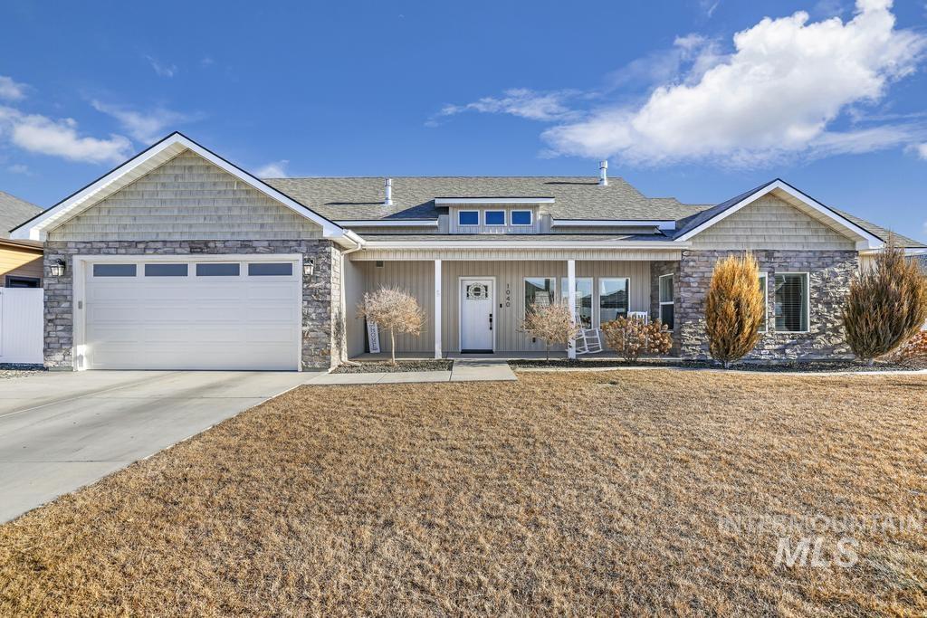 1040 Blueridge Drive Property Photo 4
