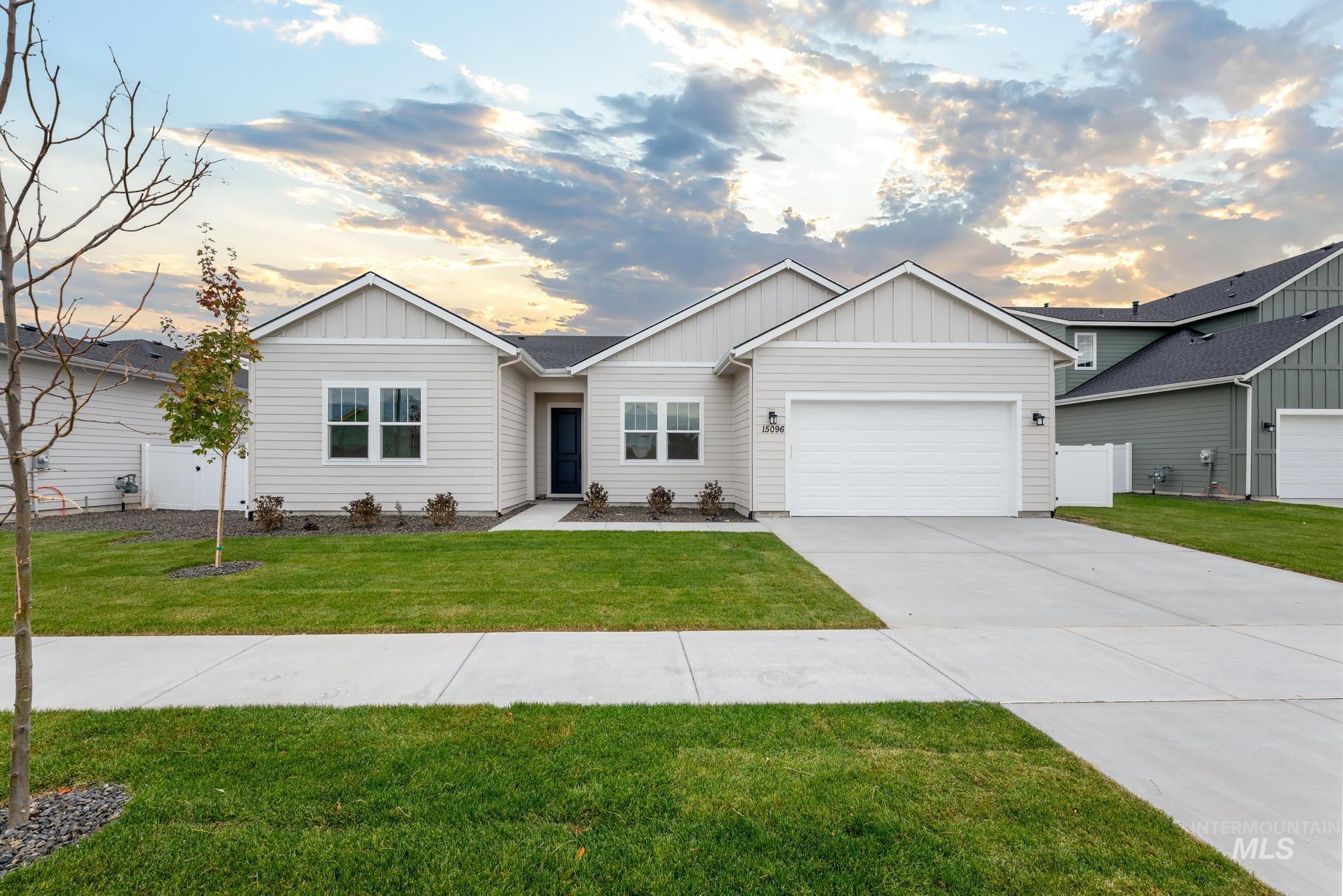 11062 W Threadgrass Property Photo