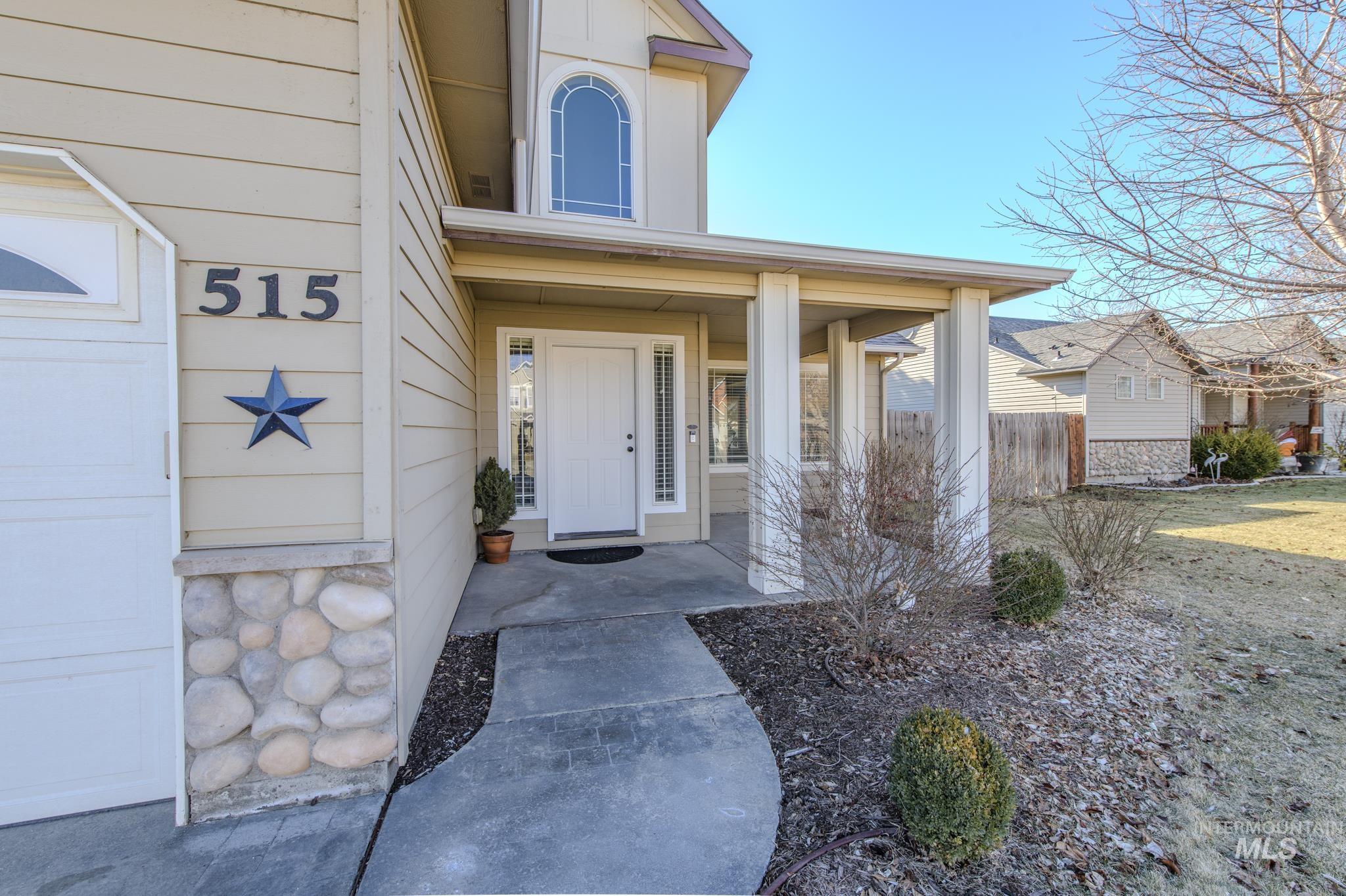 515 E Wild Primrose Court Property Photo 4