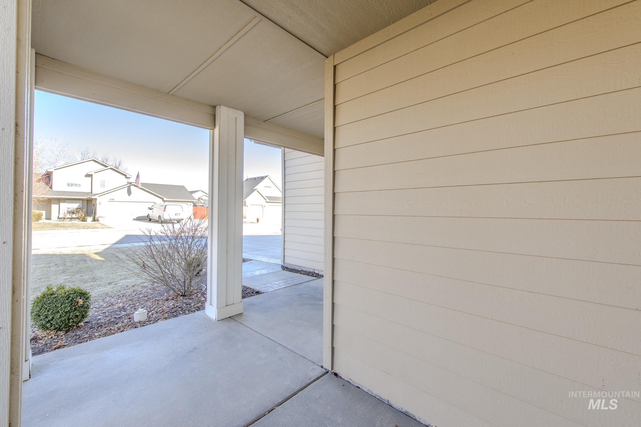 515 E Wild Primrose Court Property Photo 6