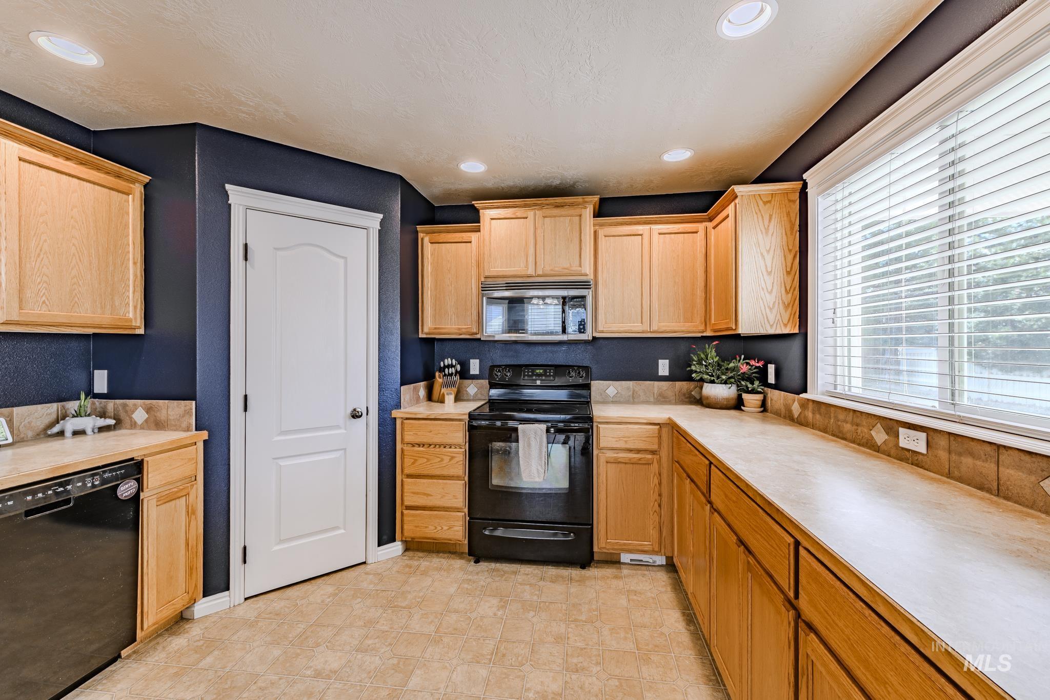 515 E Wild Primrose Court Property Photo 17