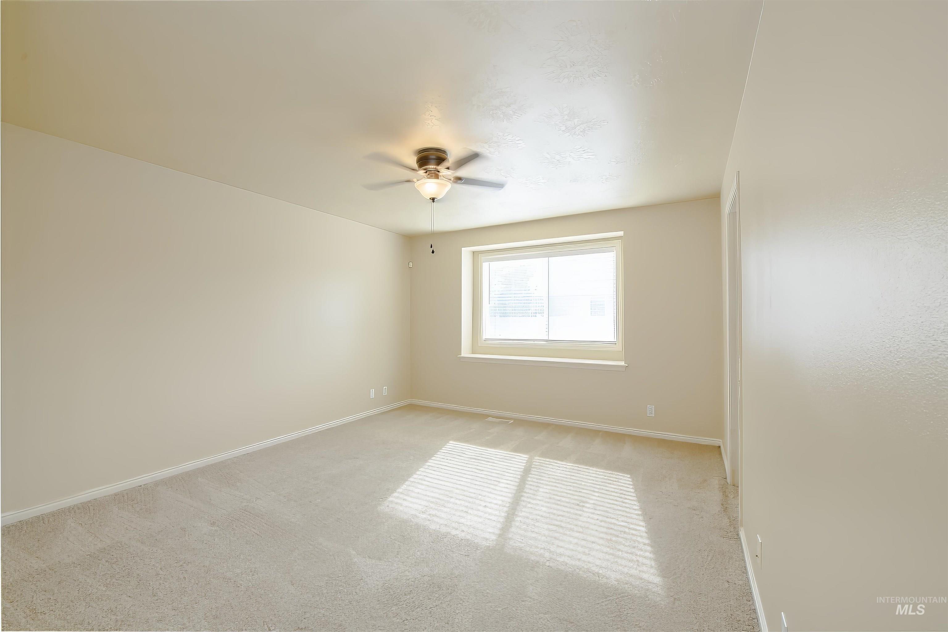515 E Wild Primrose Court Property Photo 26