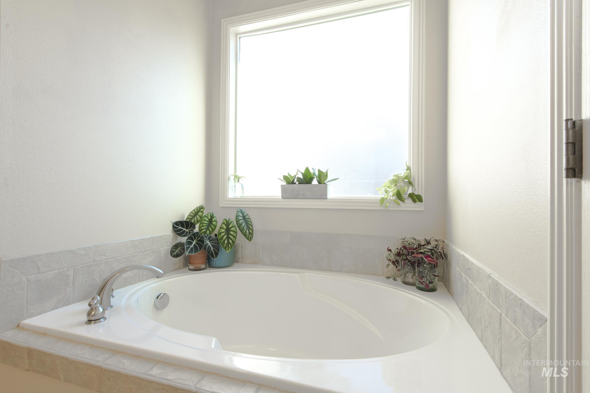 515 E Wild Primrose Court Property Photo 32
