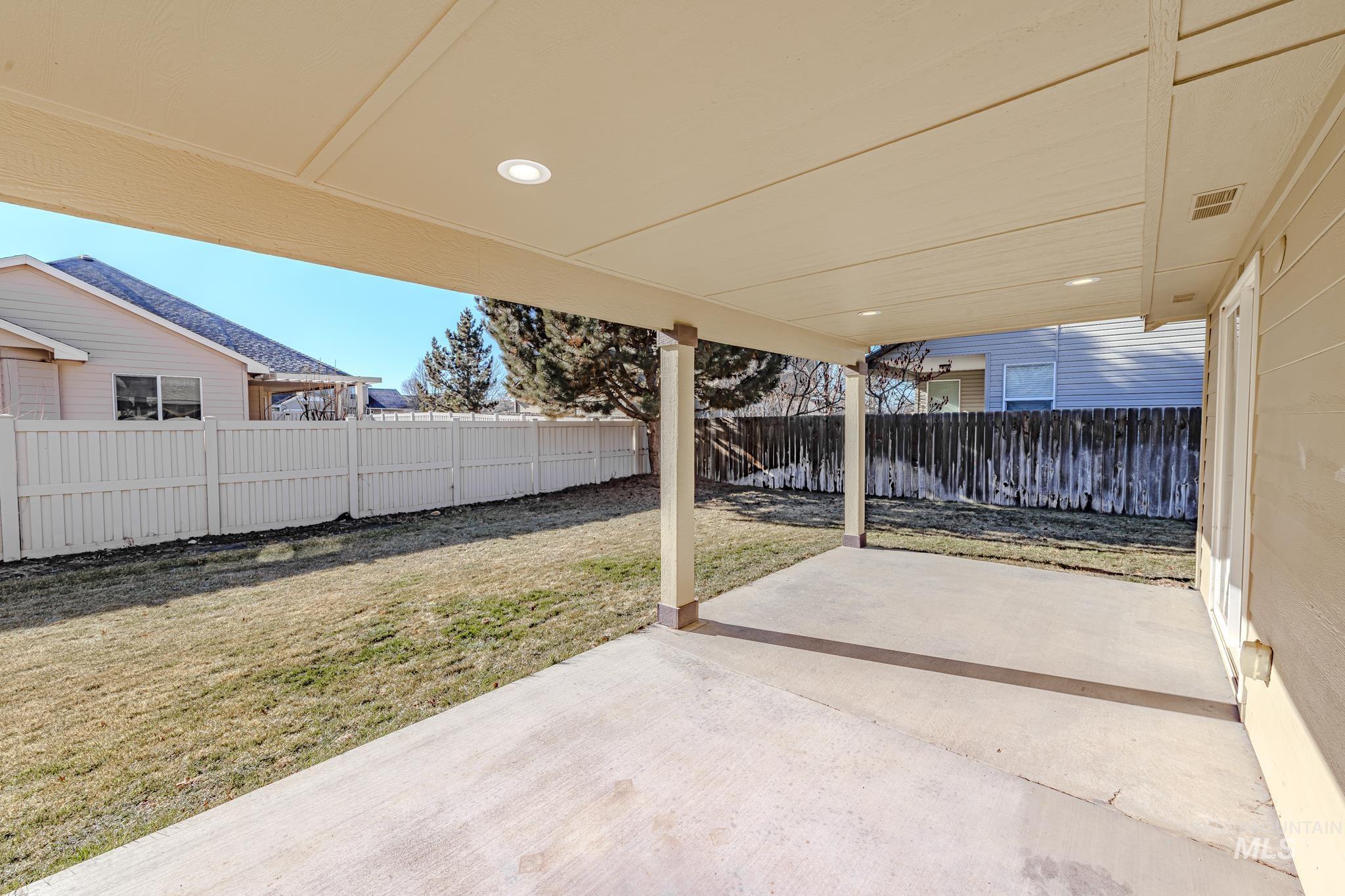 515 E Wild Primrose Court Property Photo 45
