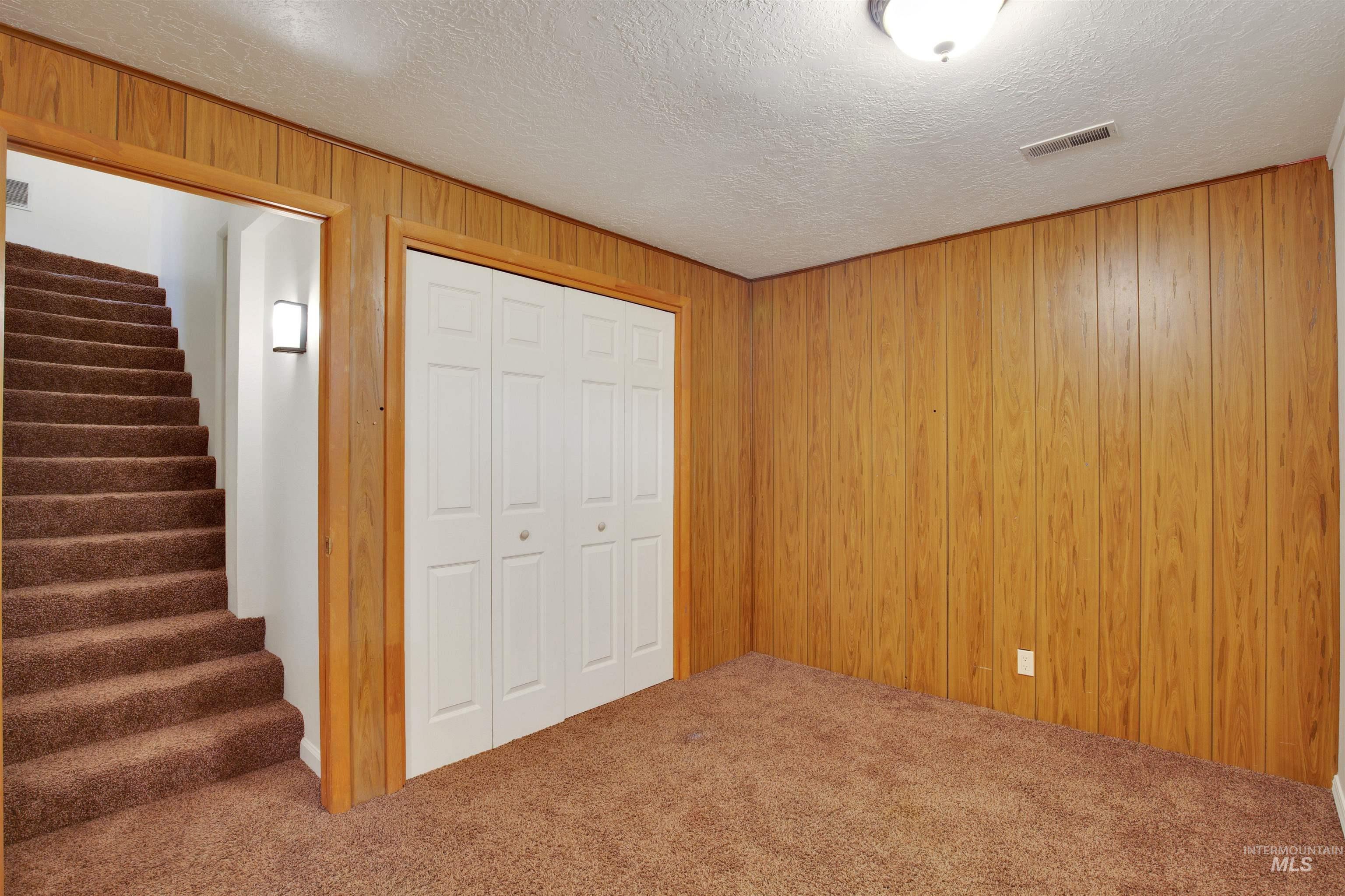 2420 Elizabeth Blvd Property Photo 19