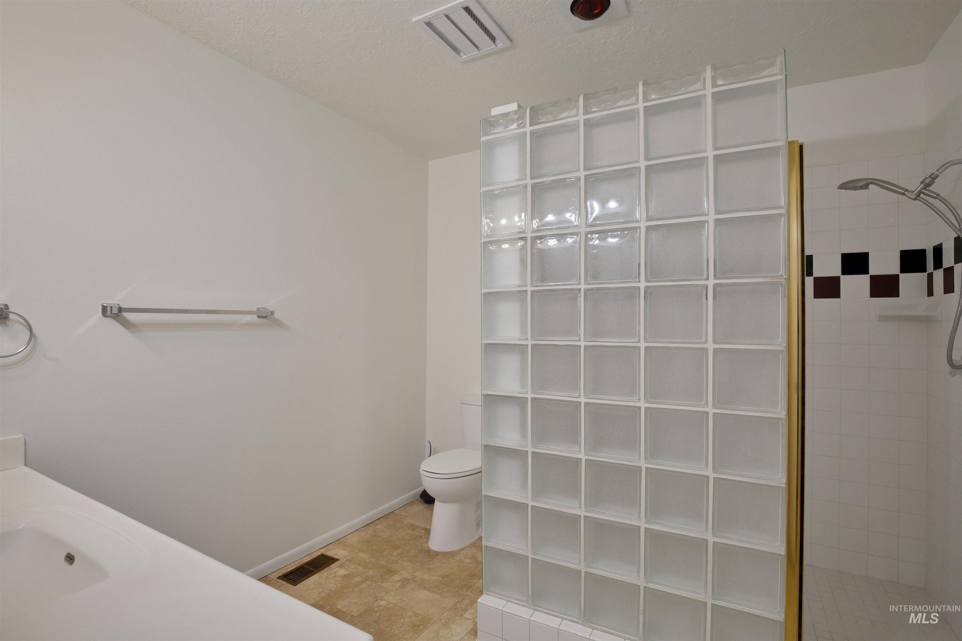 2420 Elizabeth Blvd Property Photo 23