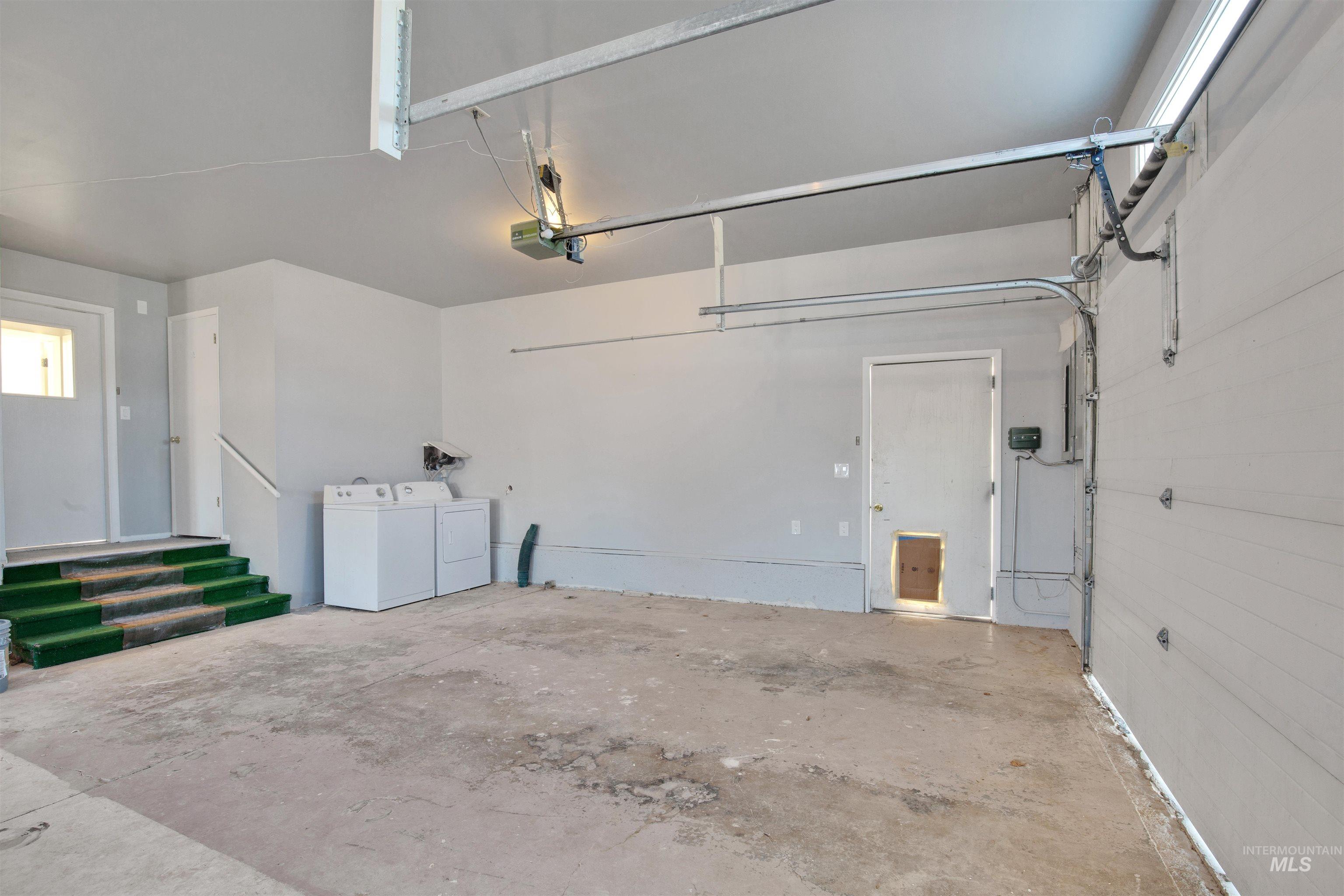2420 Elizabeth Blvd Property Photo 24