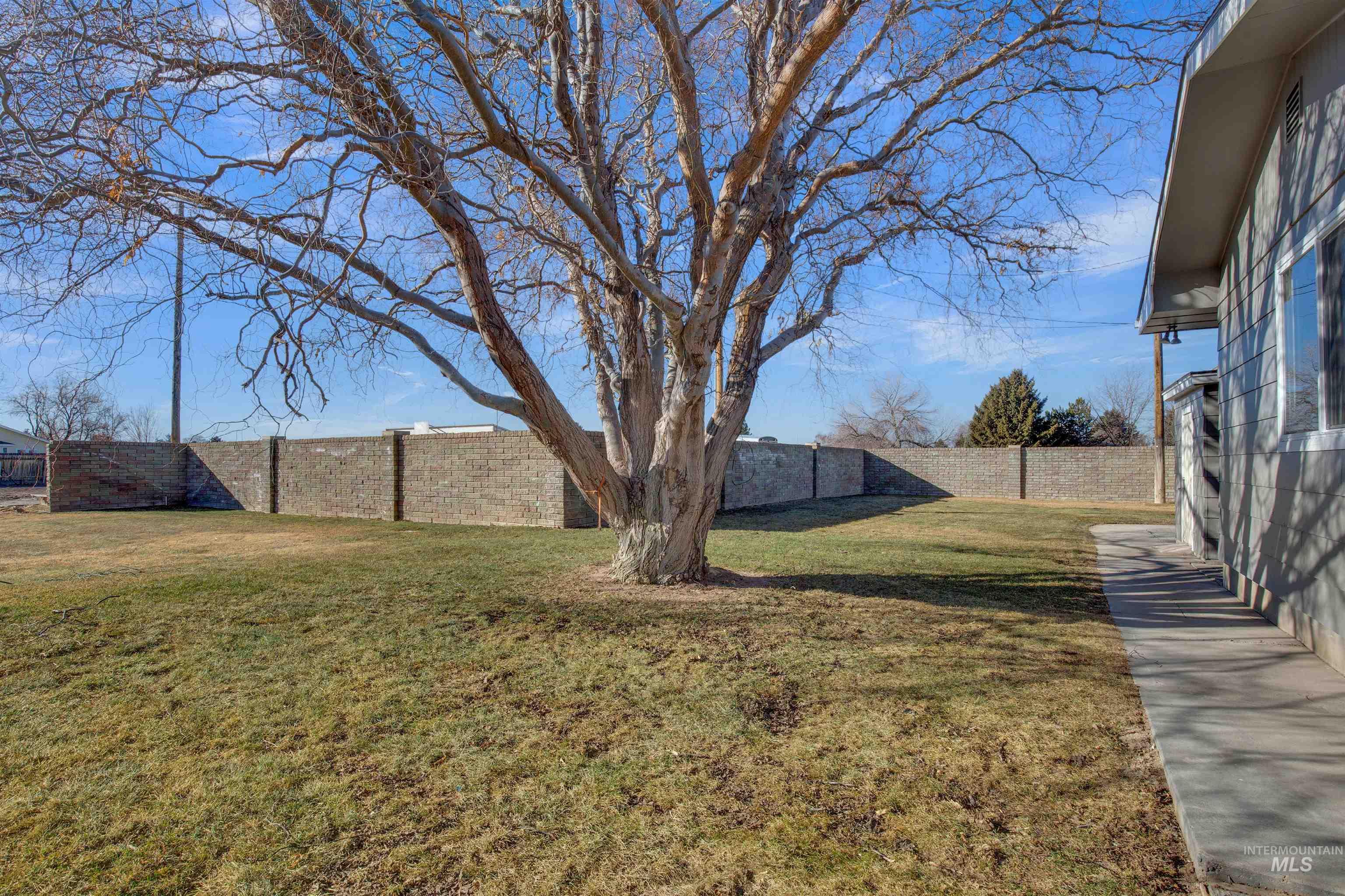 2420 Elizabeth Blvd Property Photo 36