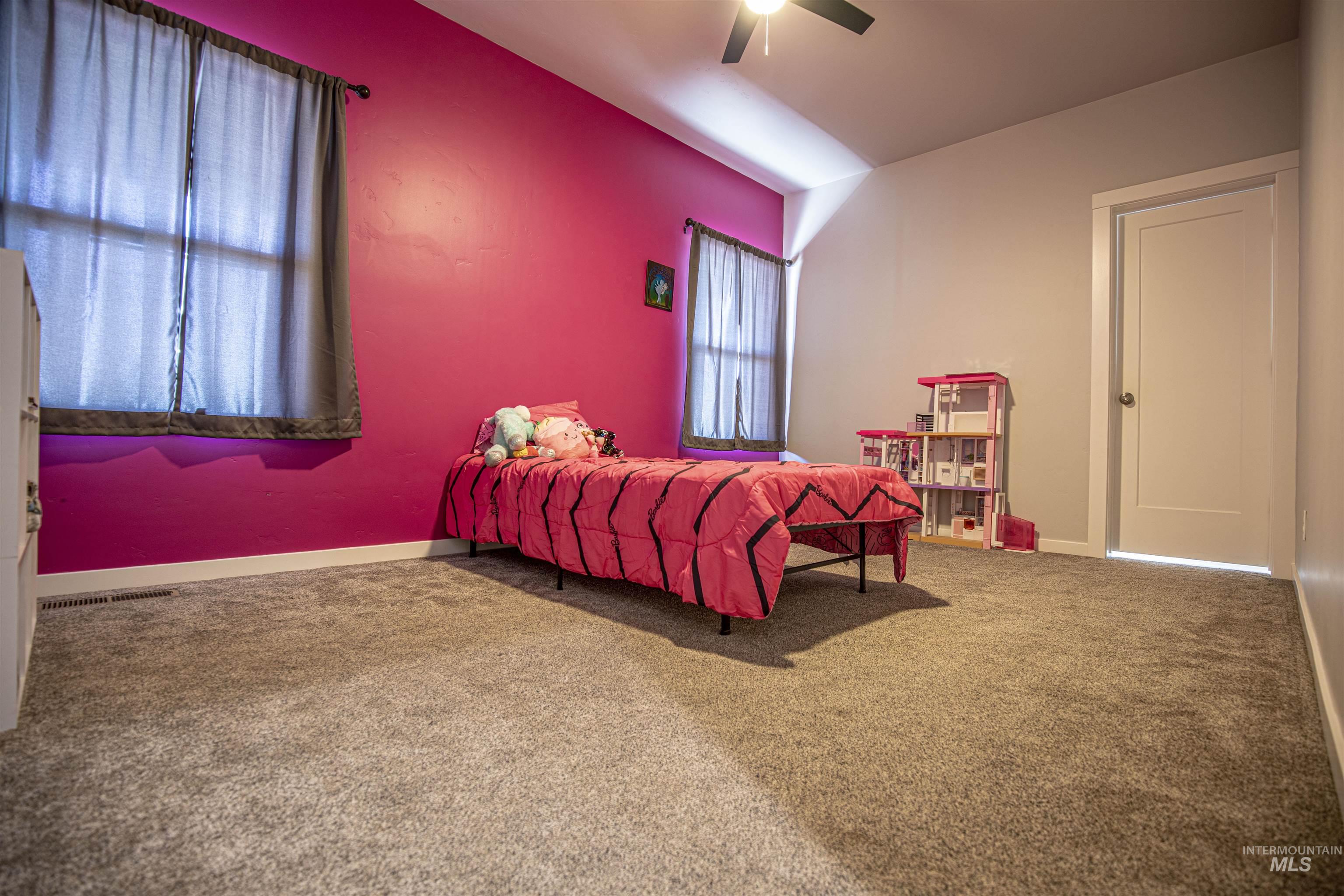 665 Tower Ln Property Photo 16