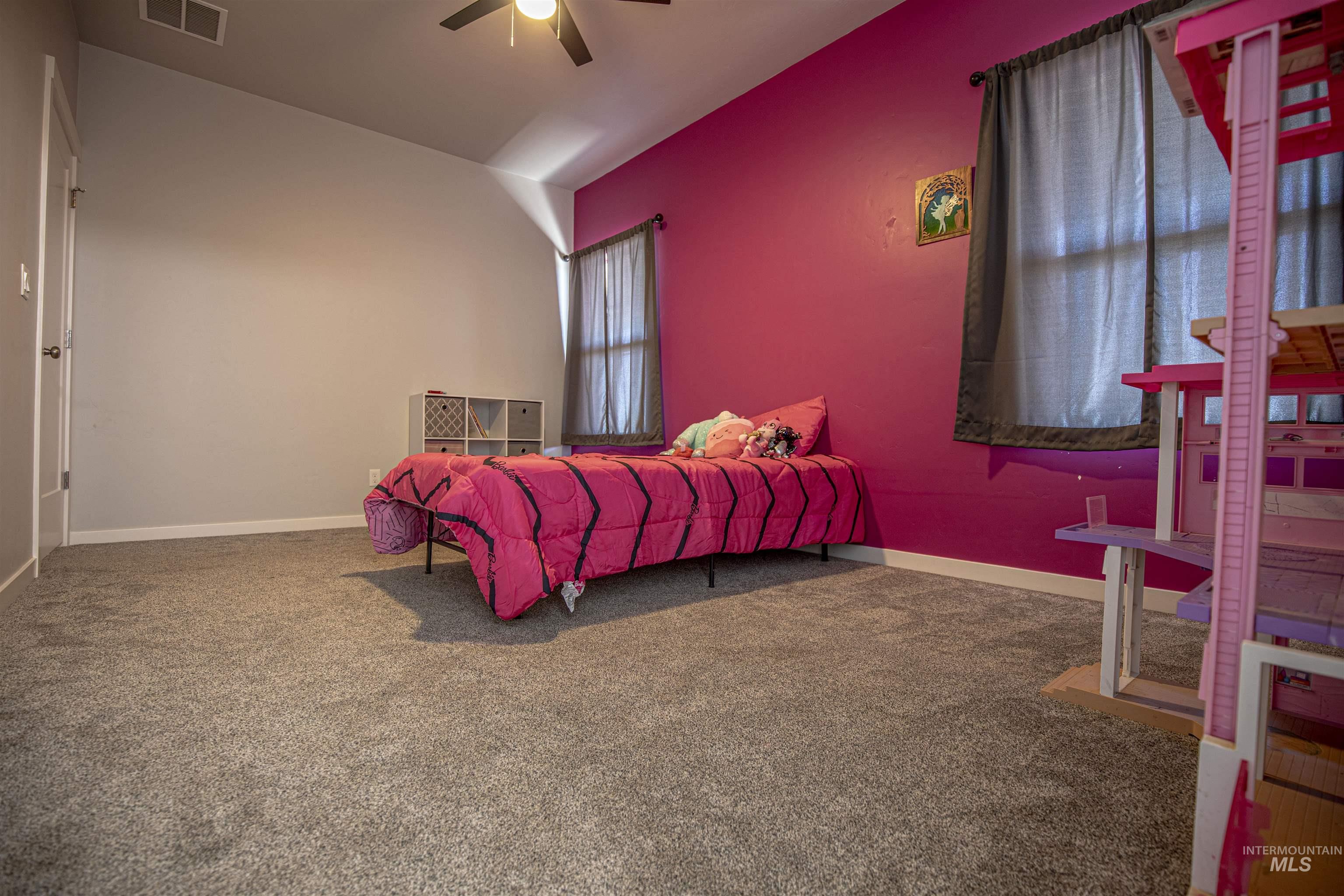 665 Tower Ln Property Photo 17