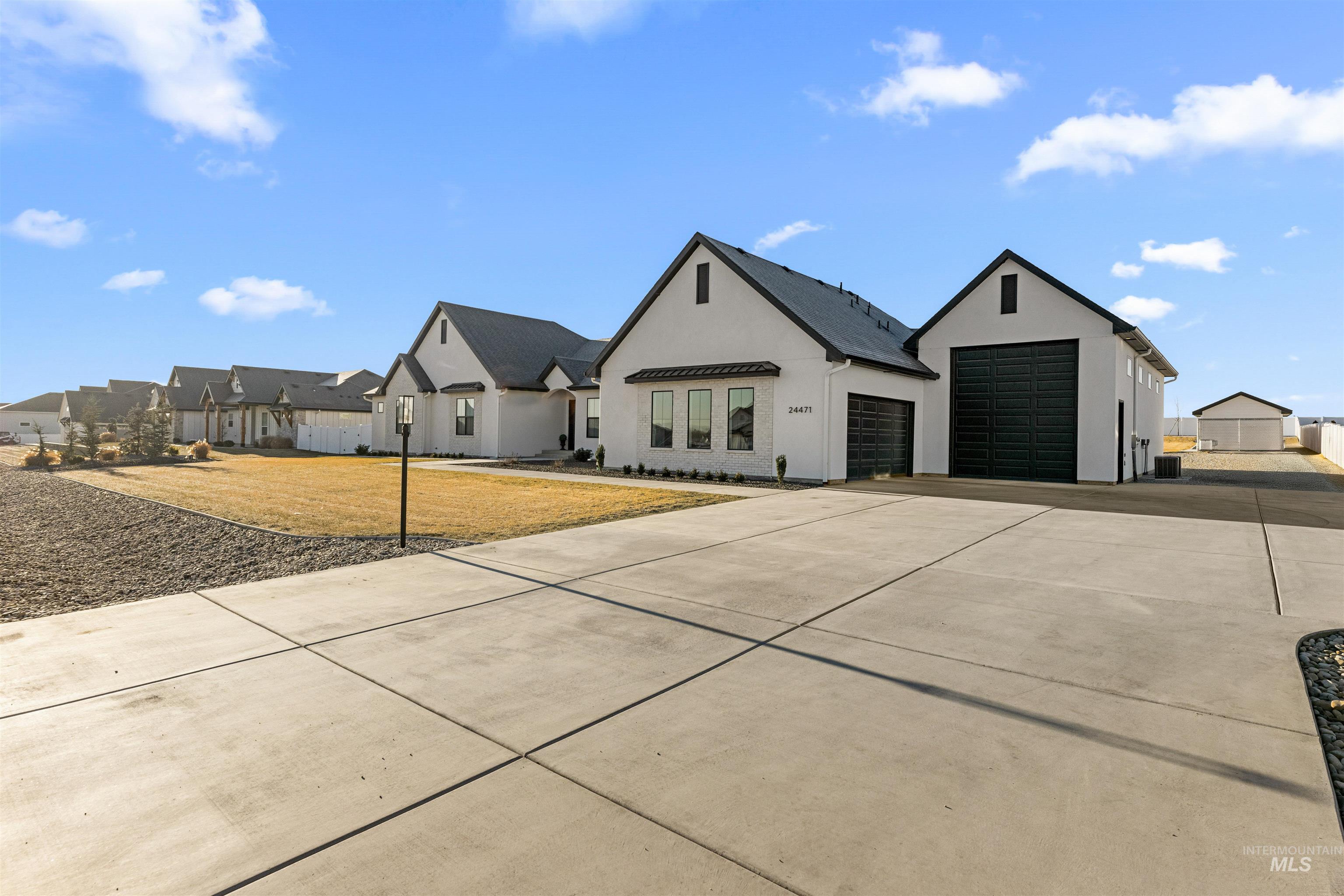 24471 Himark Way Property Photo 4