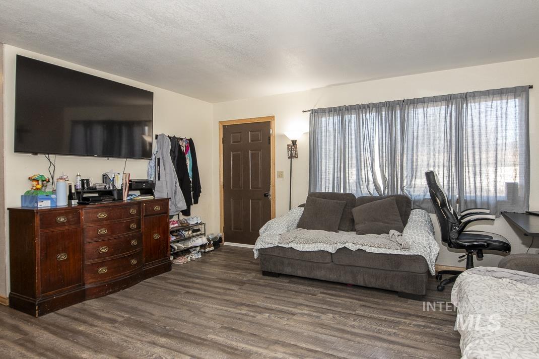 1288 College Green Dr Property Photo 4