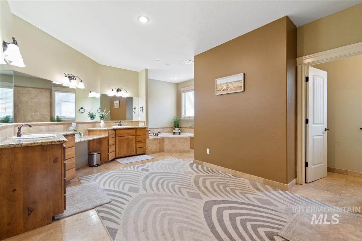 7697 Lanktree Ln Property Photo 20