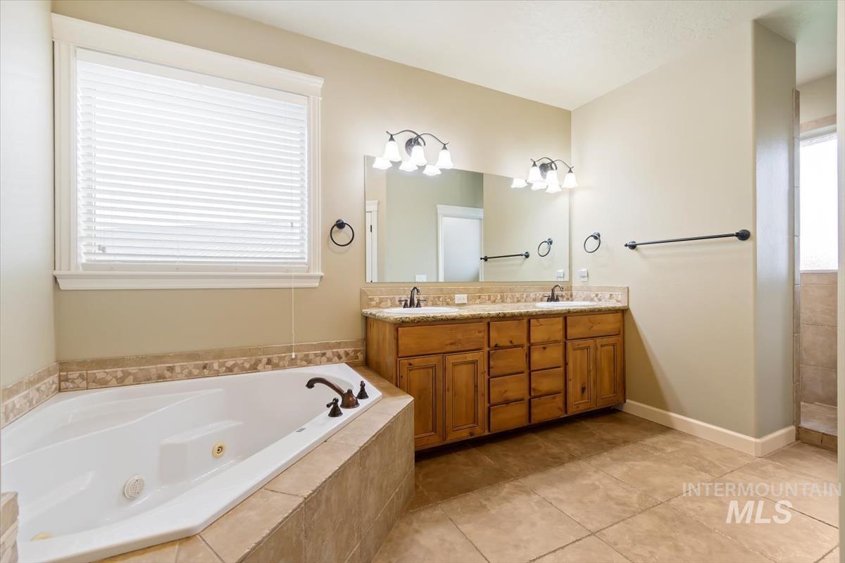 7697 Lanktree Ln Property Photo 31