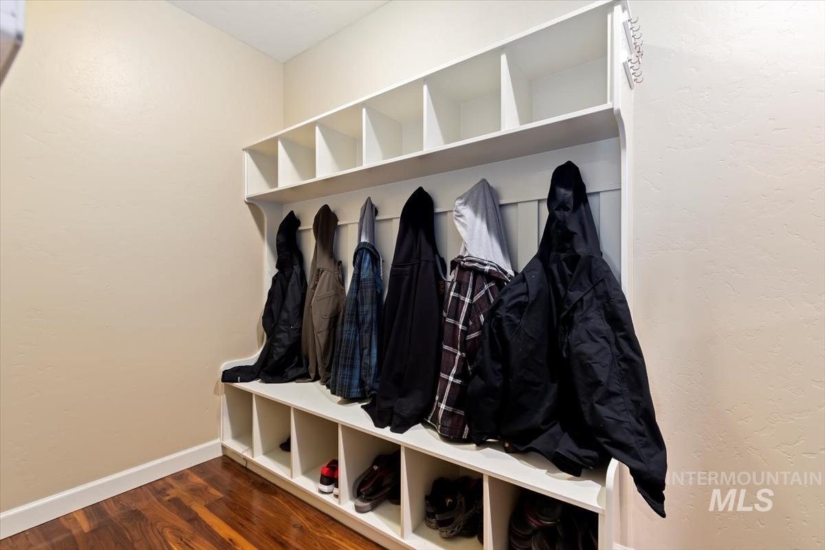7697 Lanktree Ln Property Photo 36