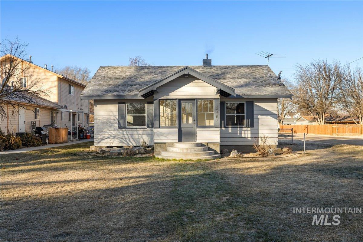2402 College Ave Property Photo 1