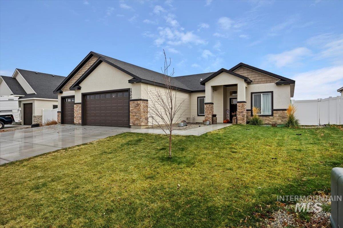 1500 N Birch Property Photo 3