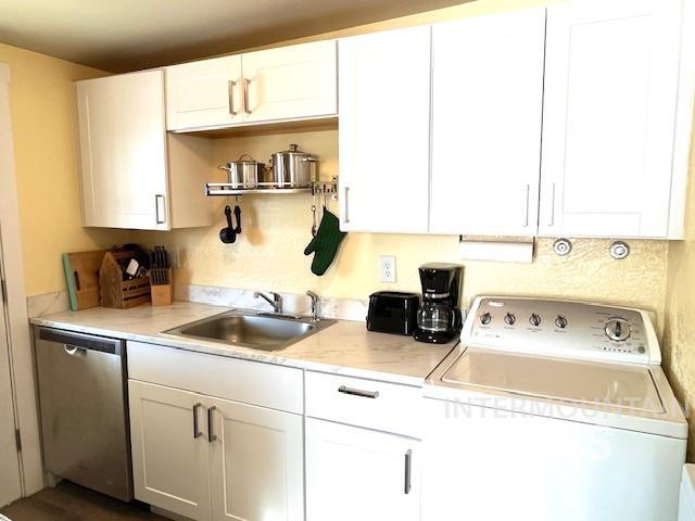 860 S 12th E Property Photo 3