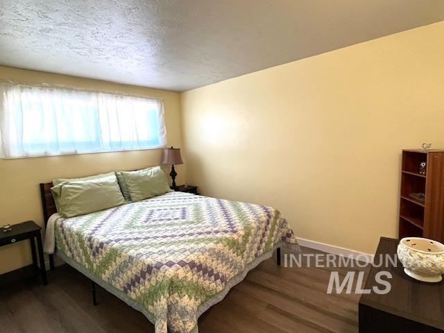 860 S 12th E Property Photo 9