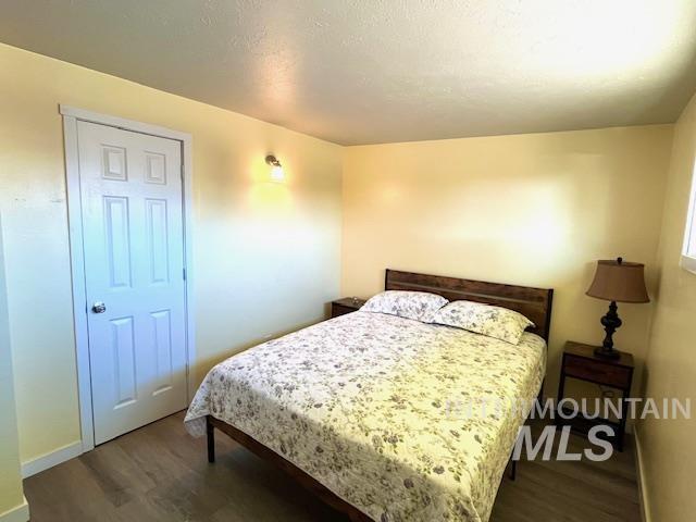 860 S 12th E Property Photo 11