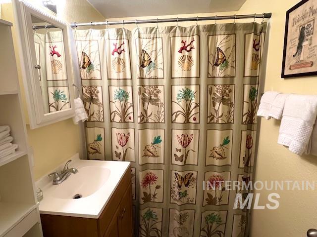 860 S 12th E Property Photo 13