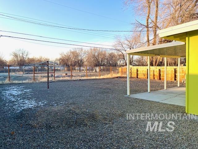 860 S 12th E Property Photo 16