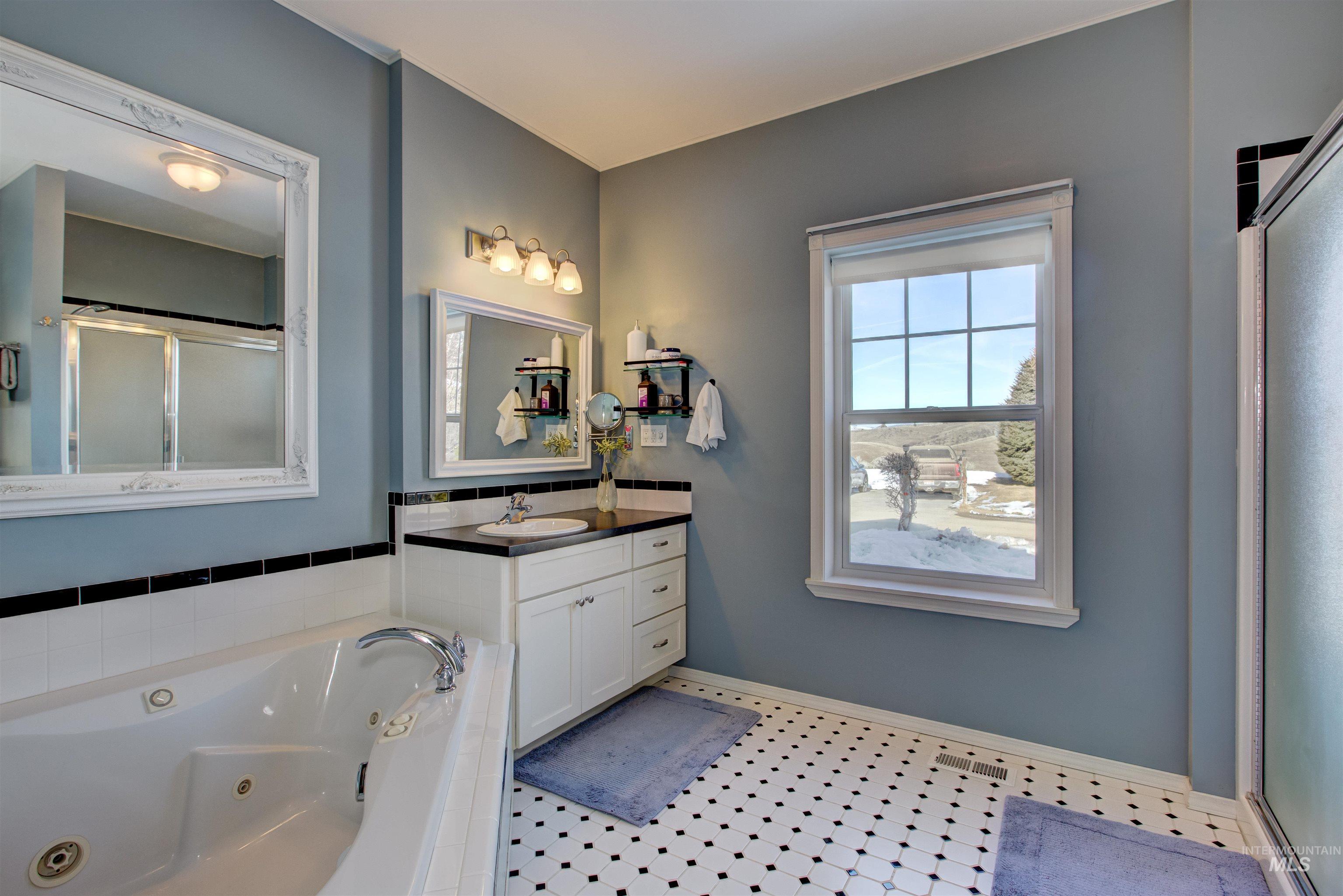 23700 Timber Flat Rd Property Photo 44