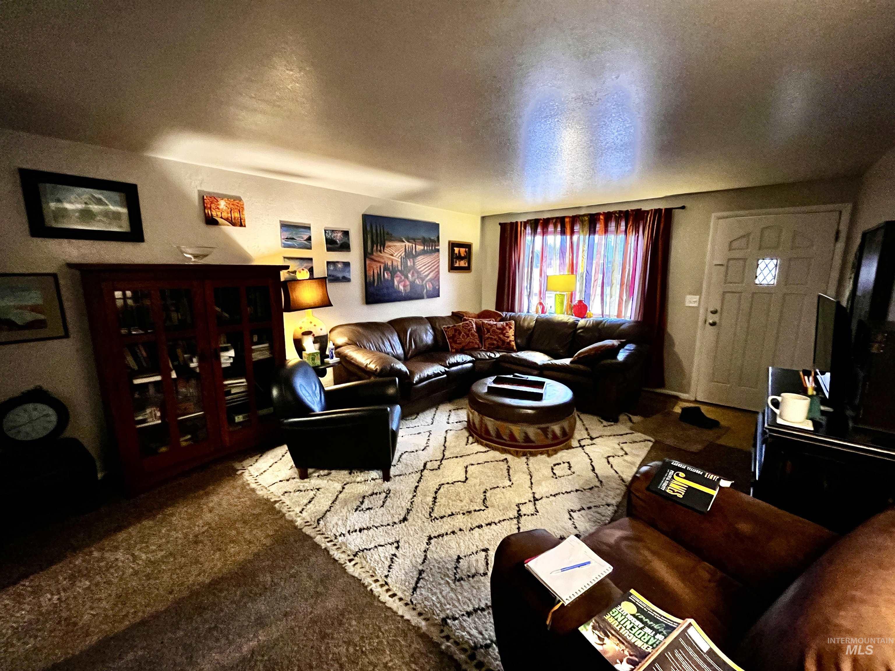 5607-5609 W Ellens Ferry Dr Property Photo 4
