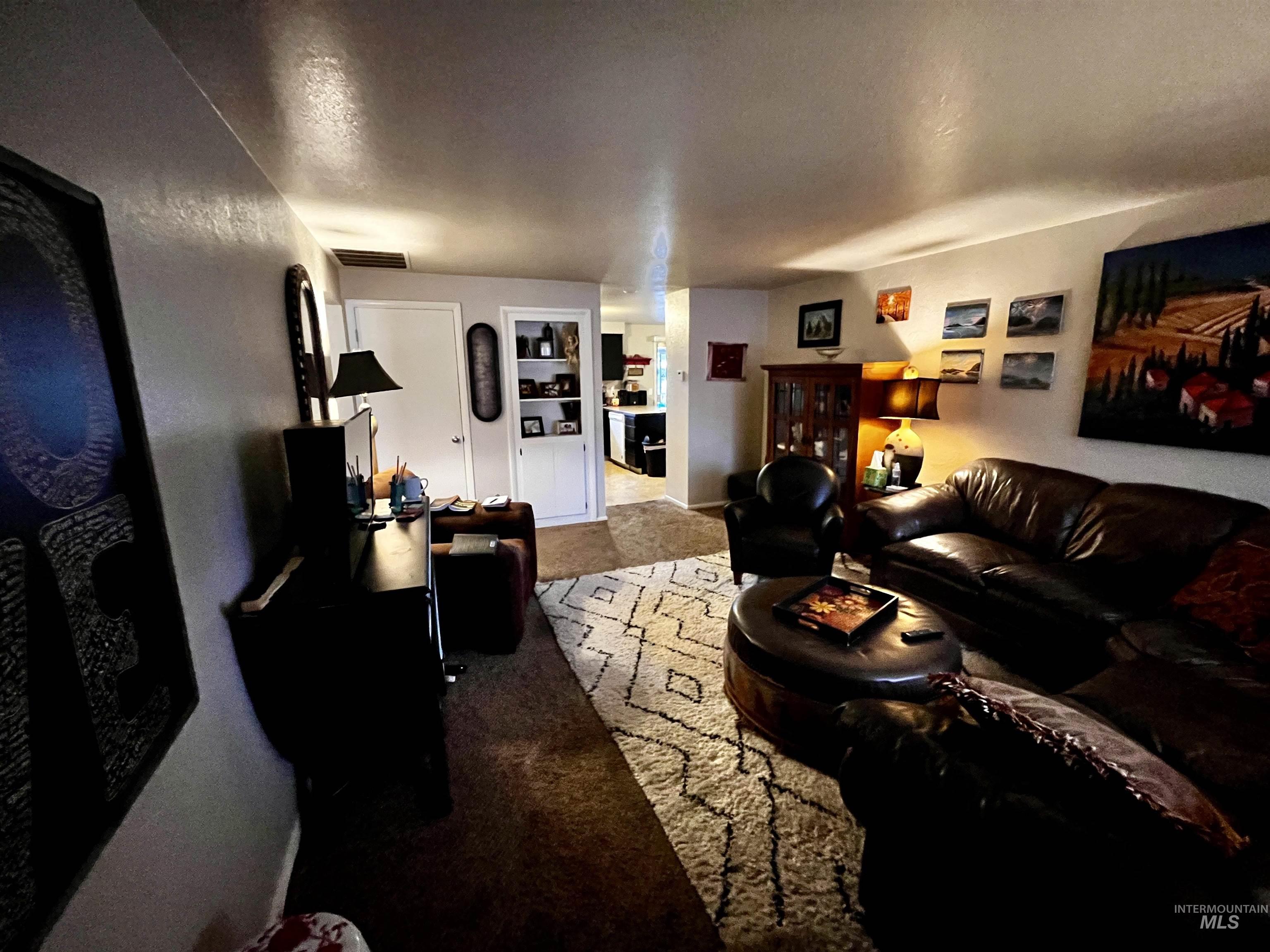 5607-5609 W Ellens Ferry Dr Property Photo 6