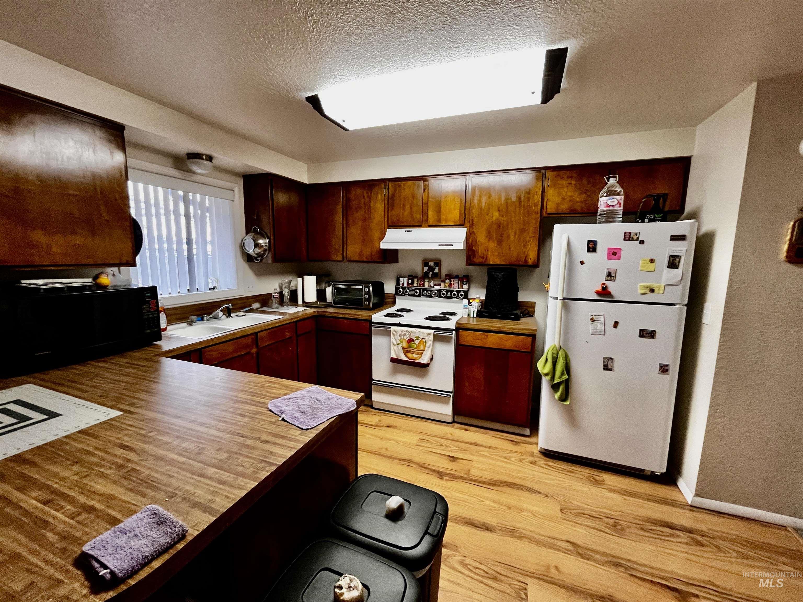 5607-5609 W Ellens Ferry Dr Property Photo 9