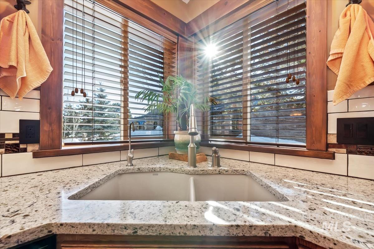 12920 Siscra Rd Property Photo 12