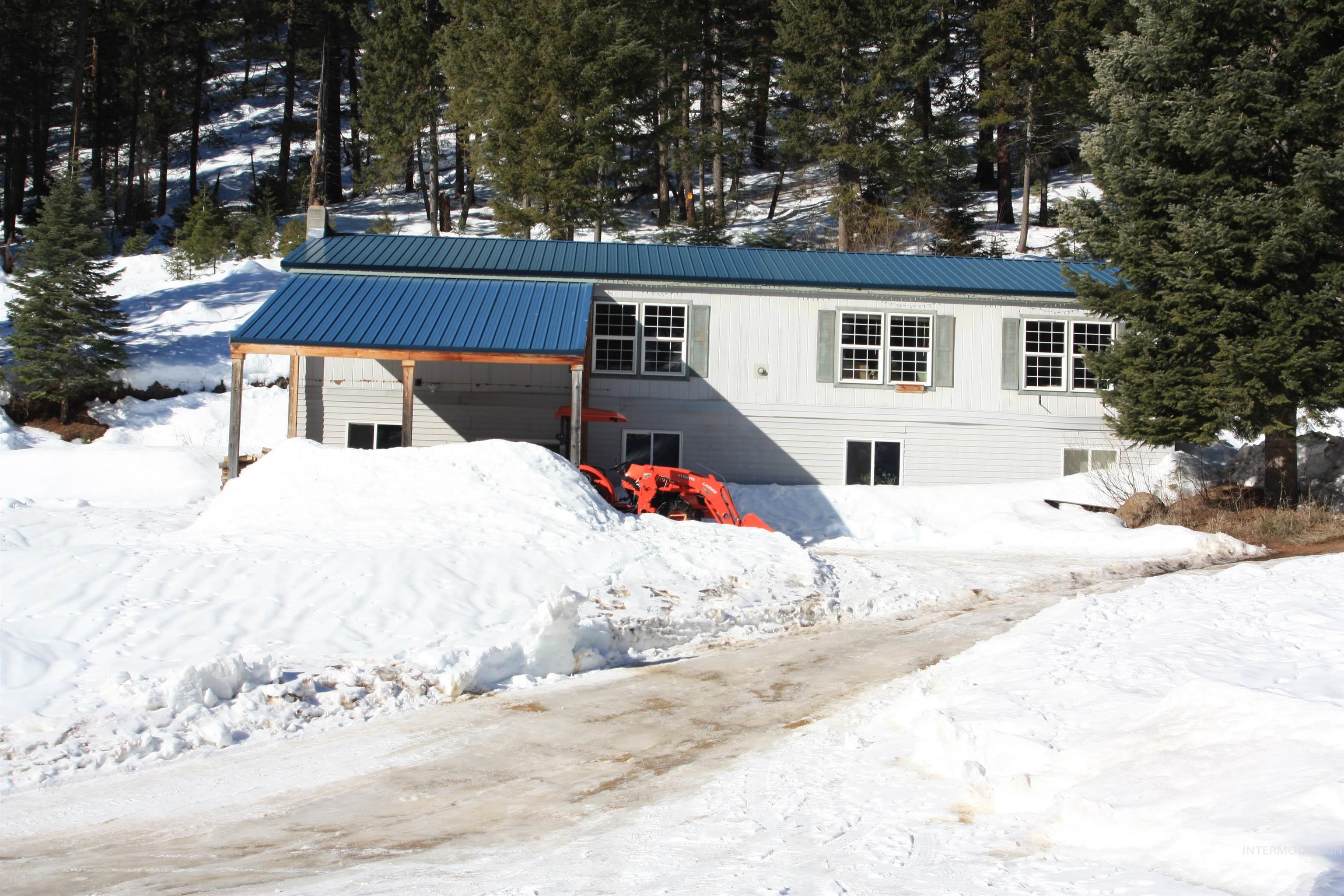 3191 Highway 95 Property Photo 1