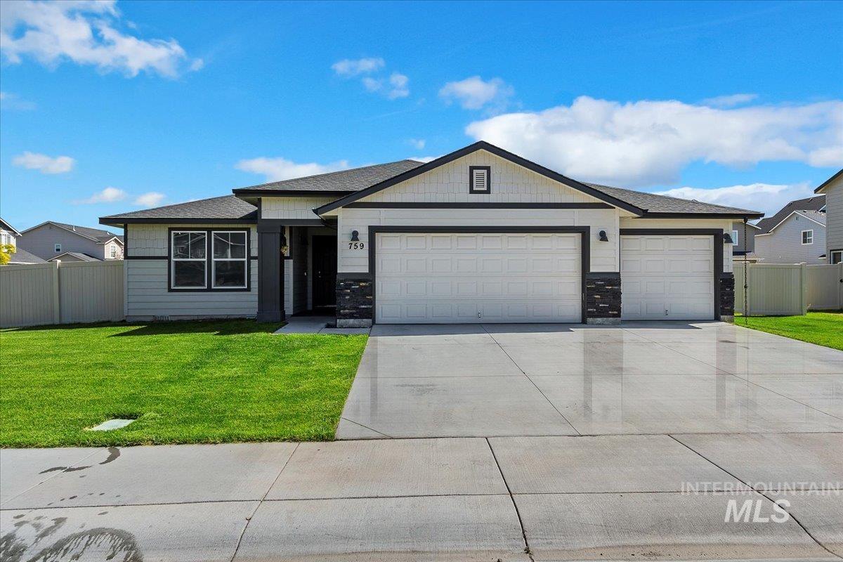 759 Pronghorn Property Photo